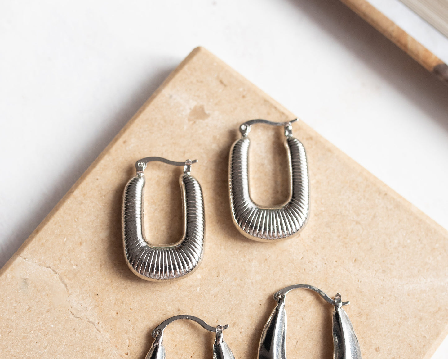 ARETE HOOP ANDREA