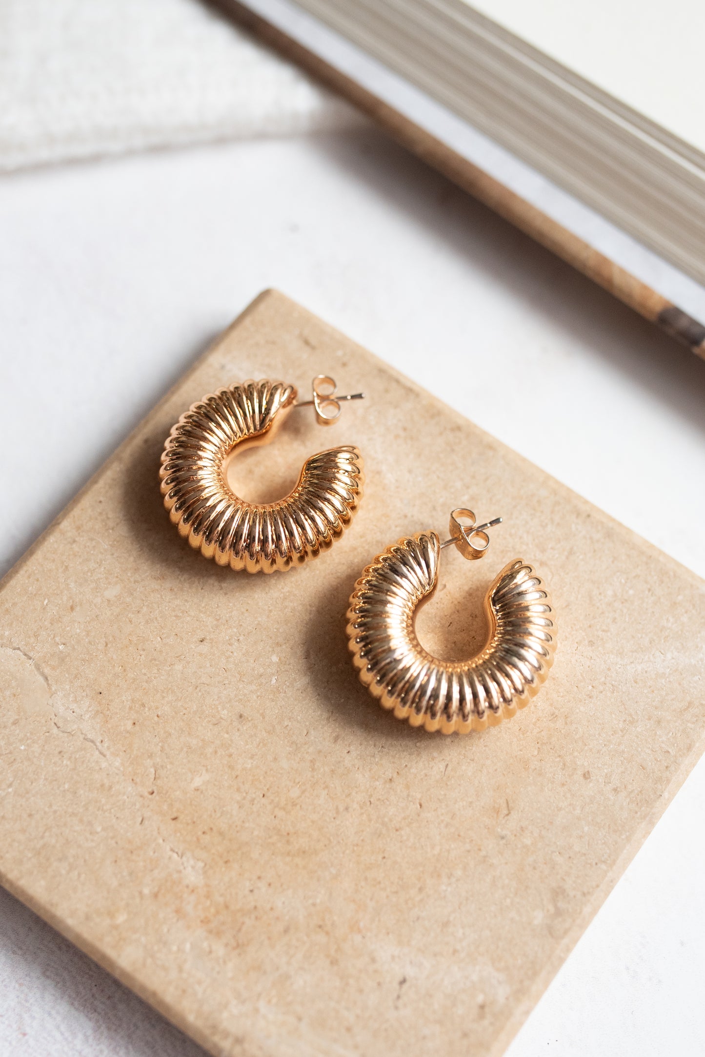 ARETE CHUNKY TATI