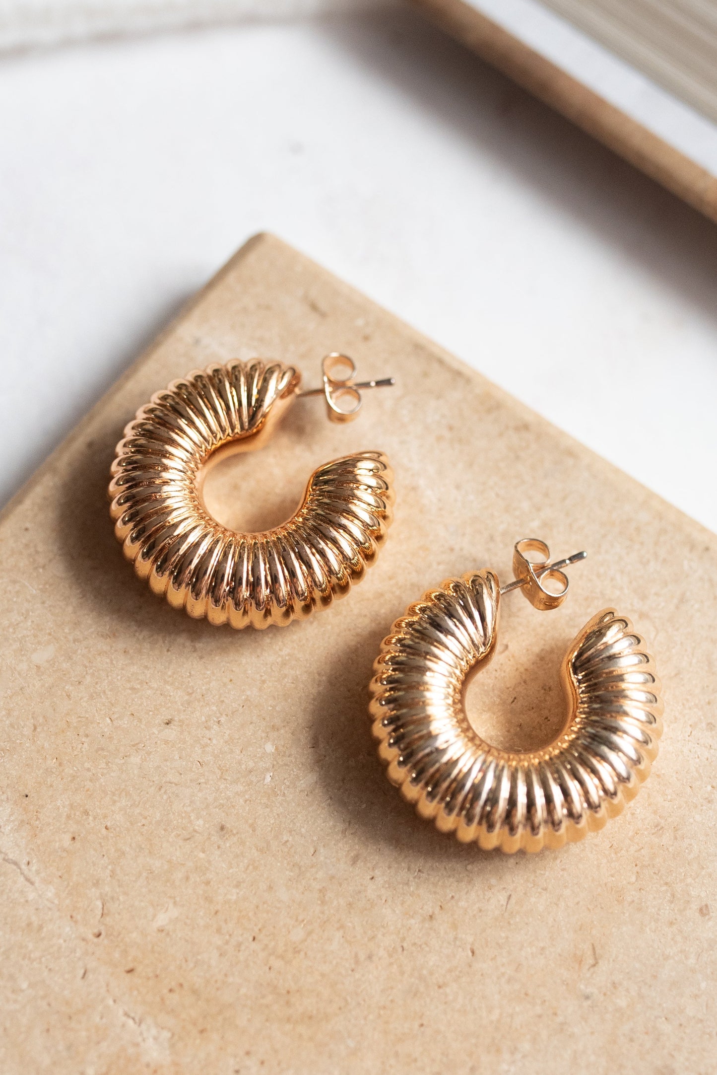 ARETE CHUNKY TATI