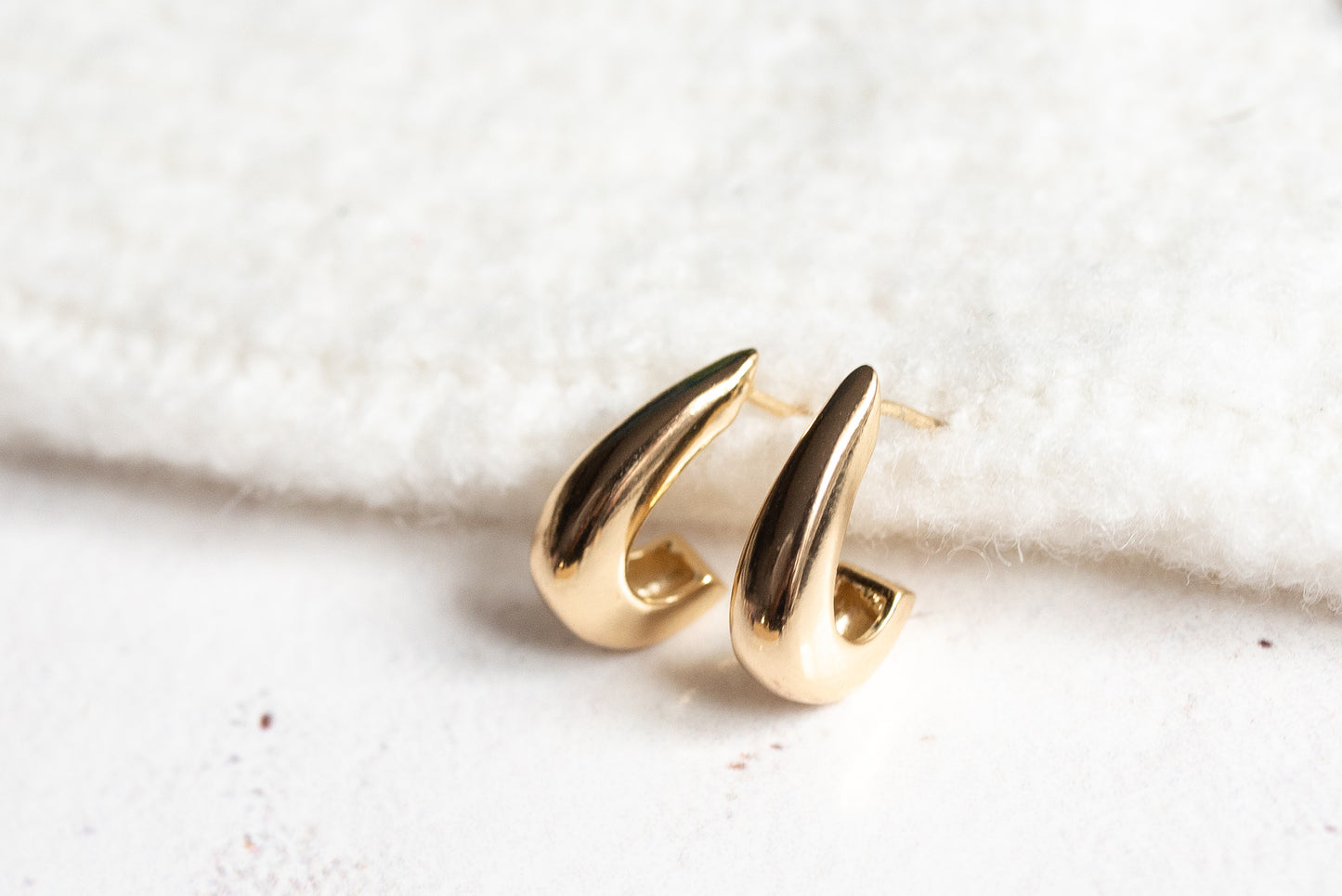 ARETE HOOP SOPHIA