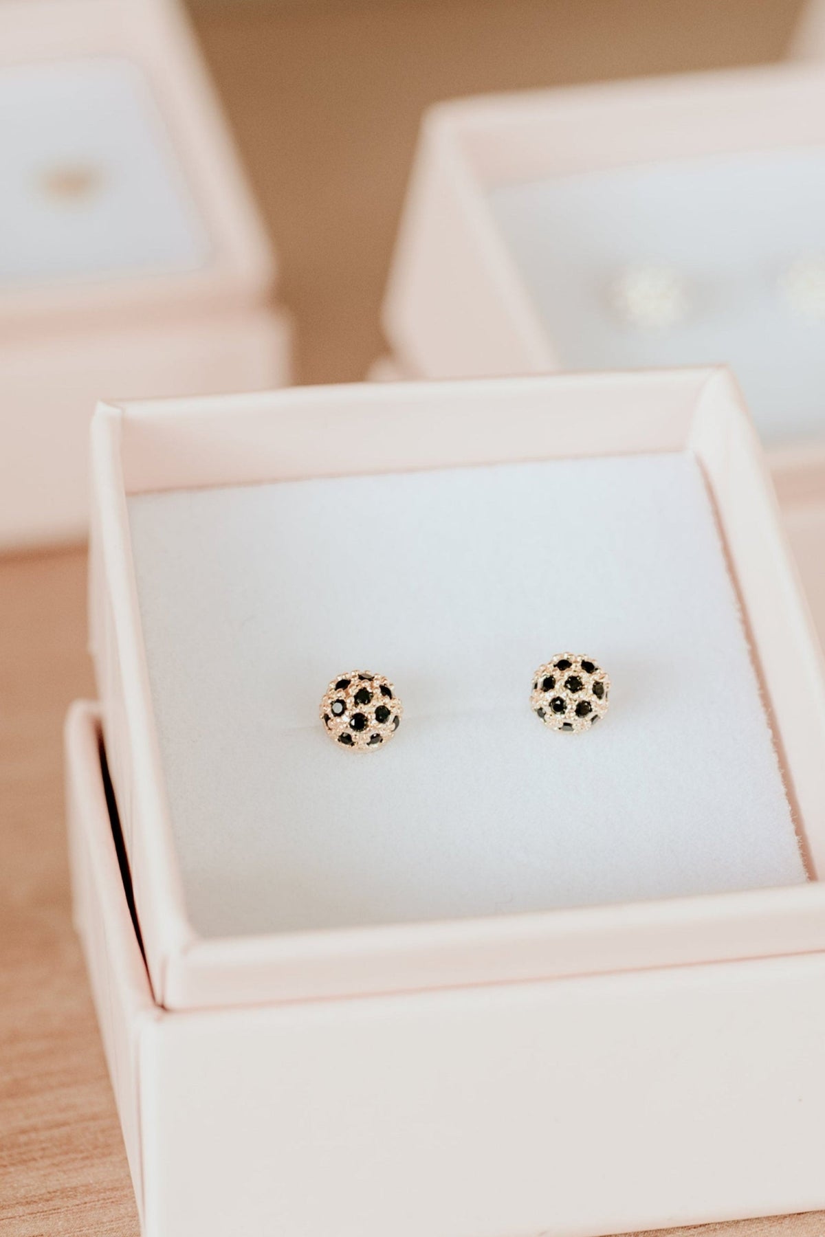 ARETE STUD MELINA