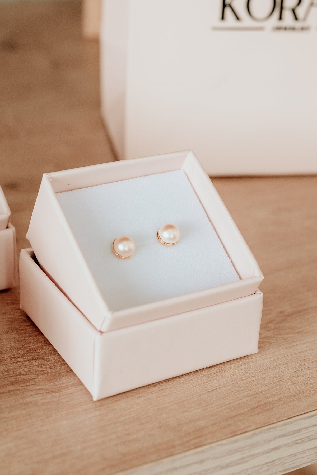 ARETE STUD LUNA