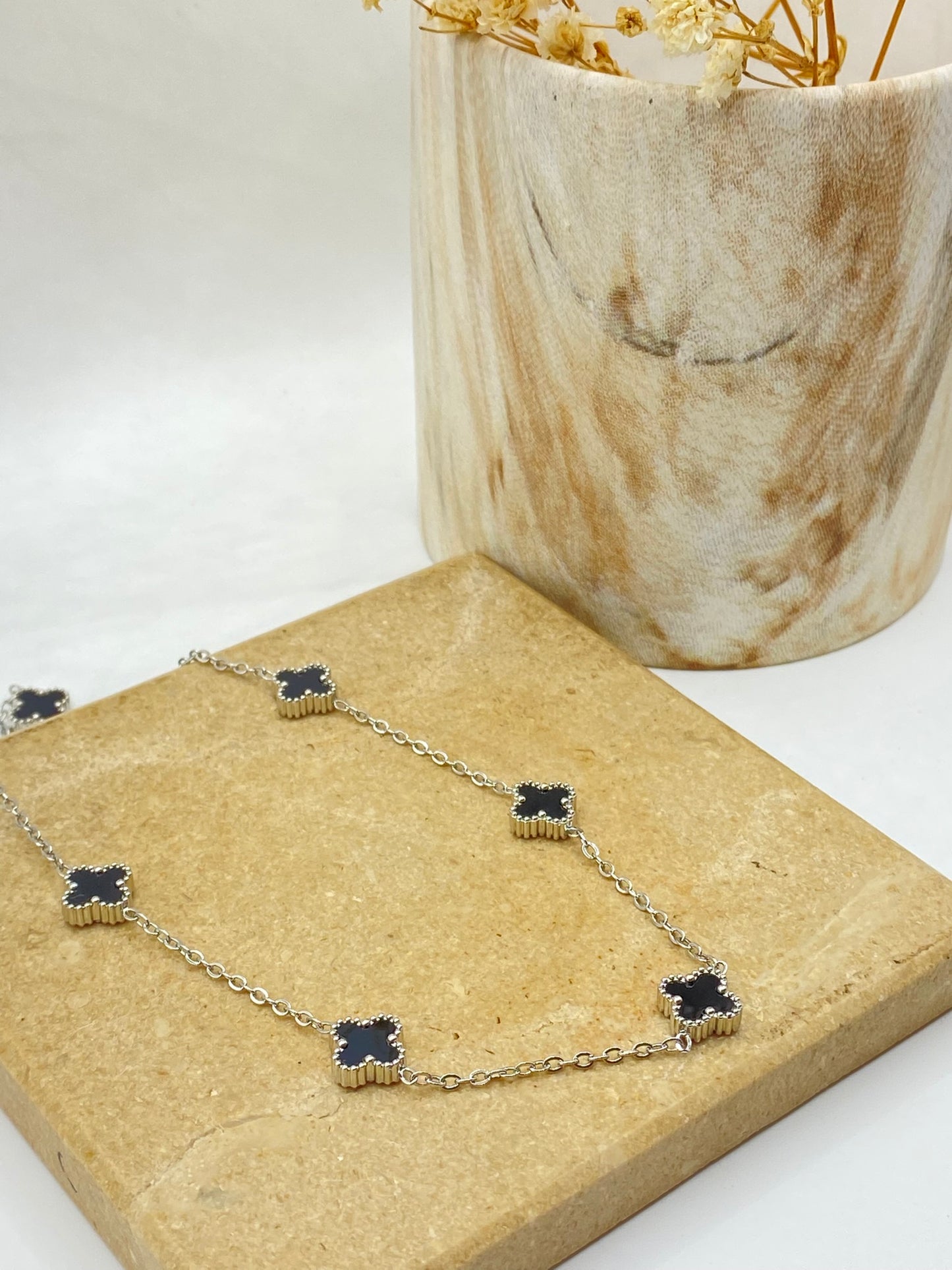 COLLAR BLACK VAN CLEEF