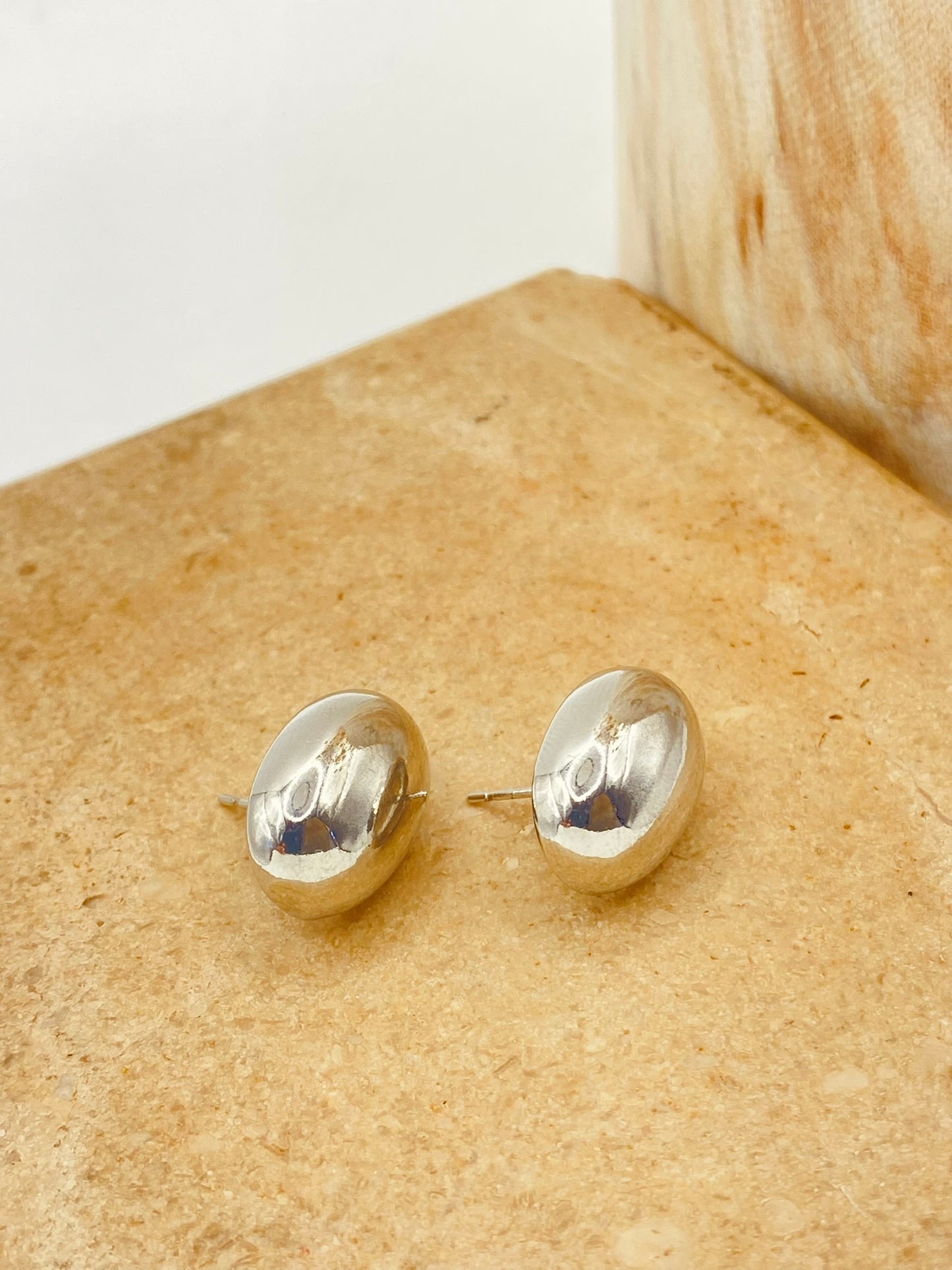 ARETE STUD ANA