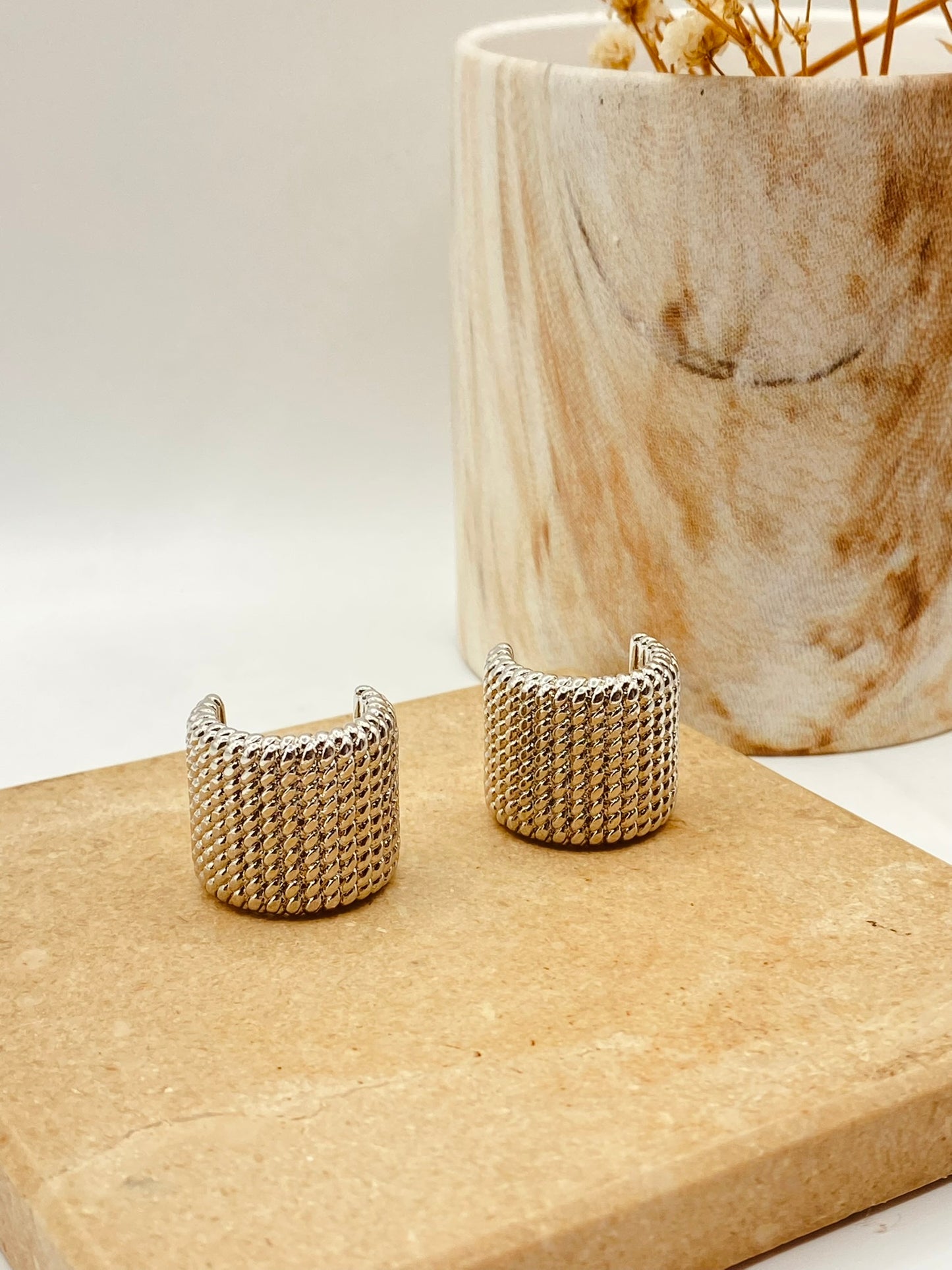 ARETE STUD YULI