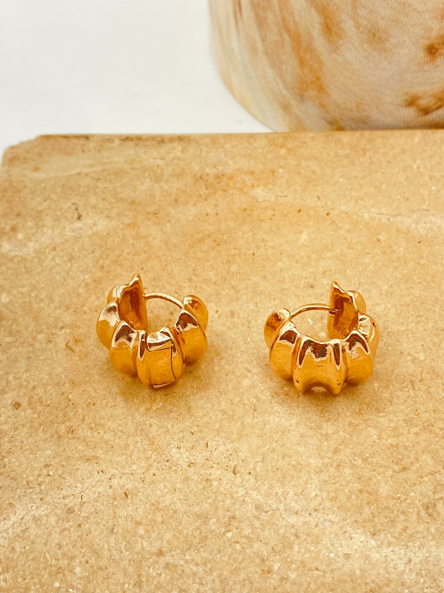 ARETE HOOP VICTORIA