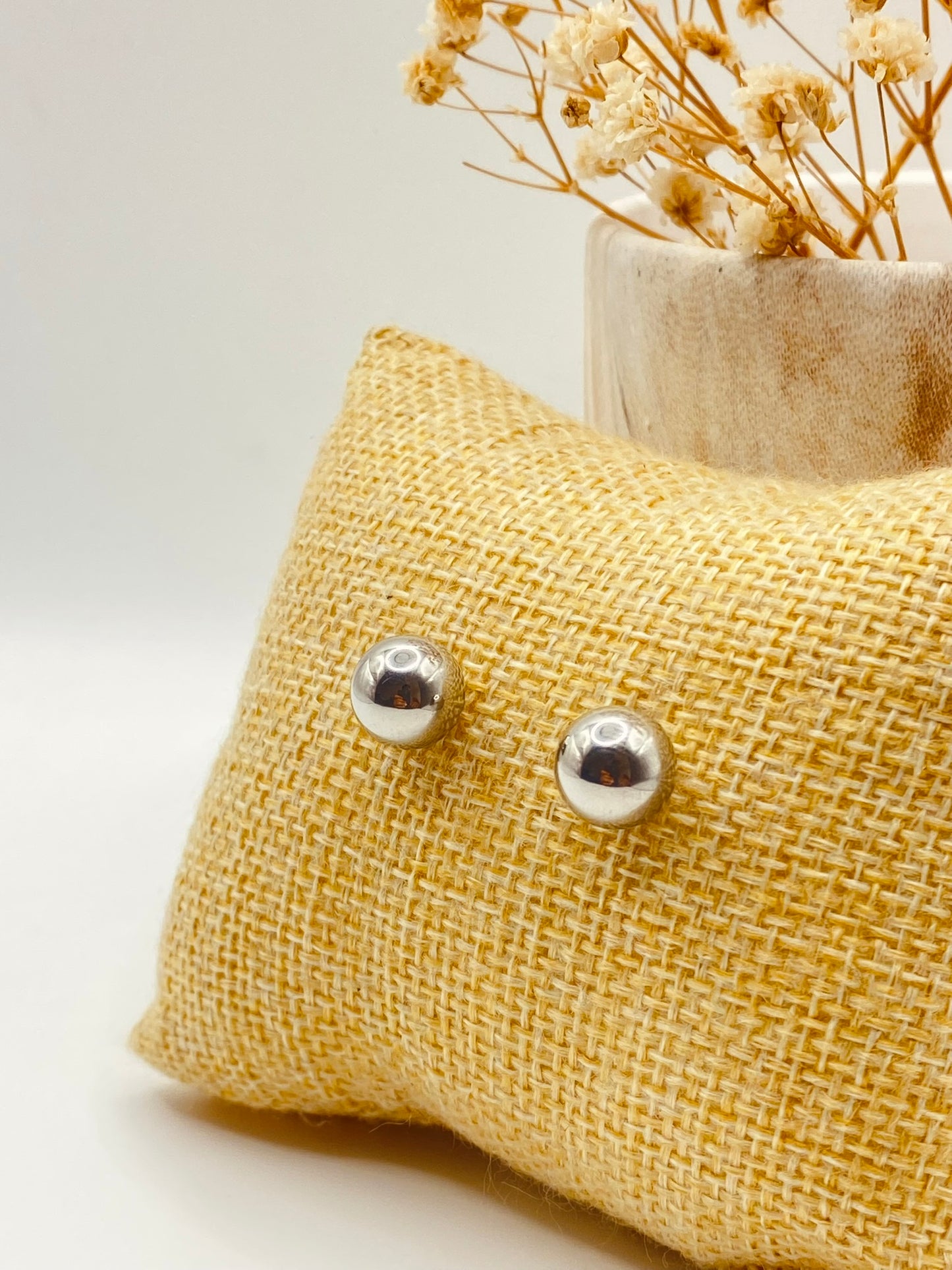 ARETE STUD PELOTA