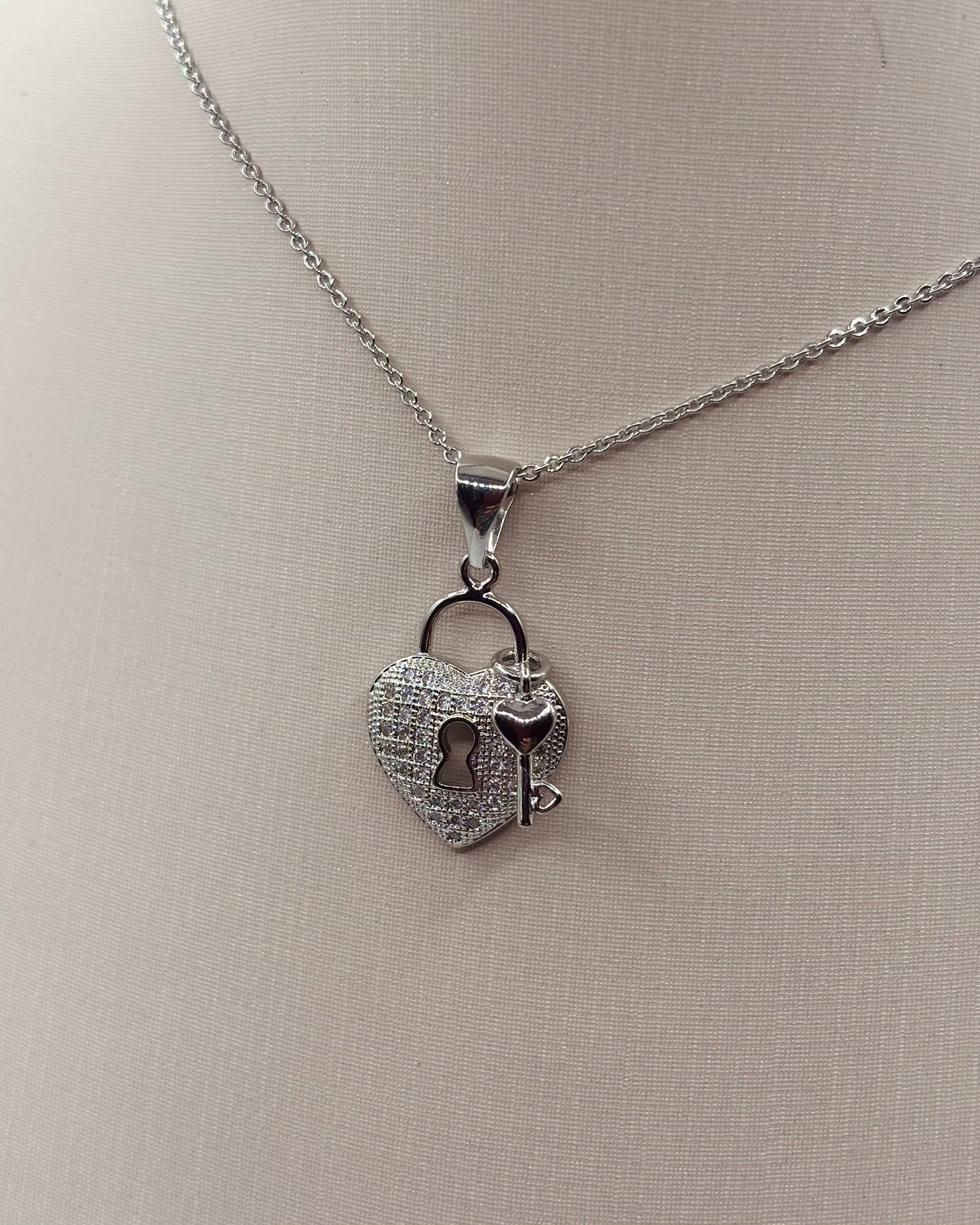 COLLAR AMOR- CANDADO CORAZON