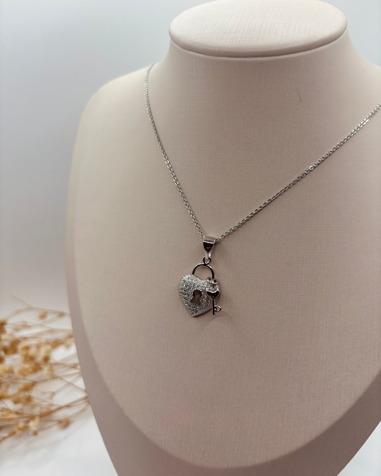 COLLAR AMOR- CANDADO CORAZON