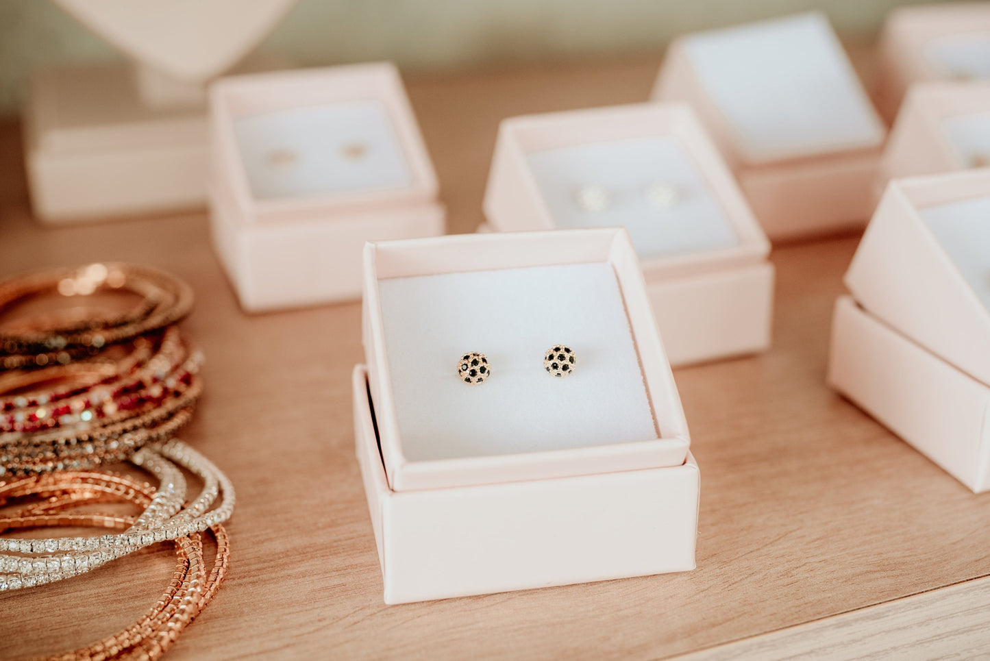 ARETE STUD MELINA