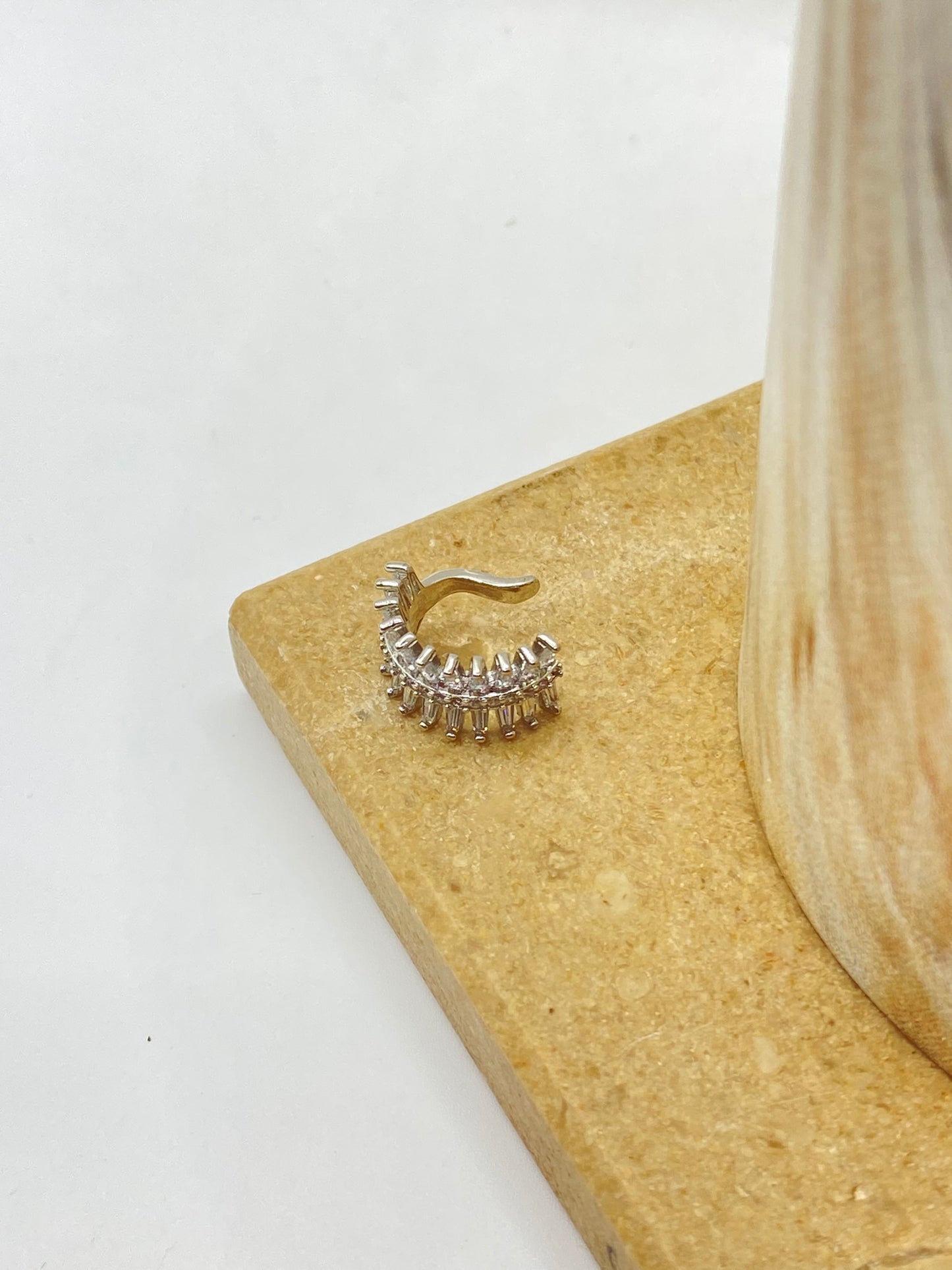 EARCUFF JOA