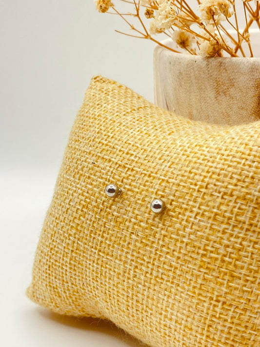 ARETE STUD PELOTA